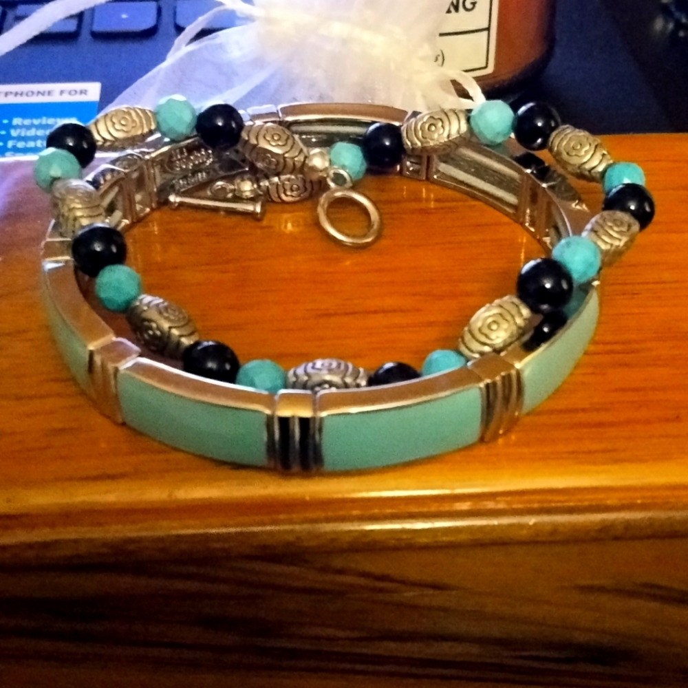 Turquoise Bangle with Stretch any Size Wrist NWT GORGEOUS!